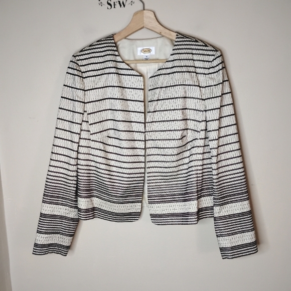 Vintage Talbots Blazer 10 Cropped Boxy Jacket Preppy Classic Career Old Money - Picture 2 of 9